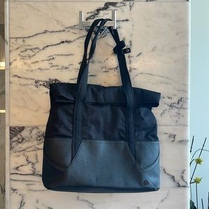 Lululemon black tote bag
